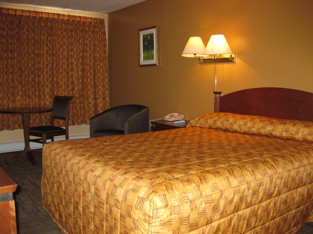 Hotel Matagami Habitación foto